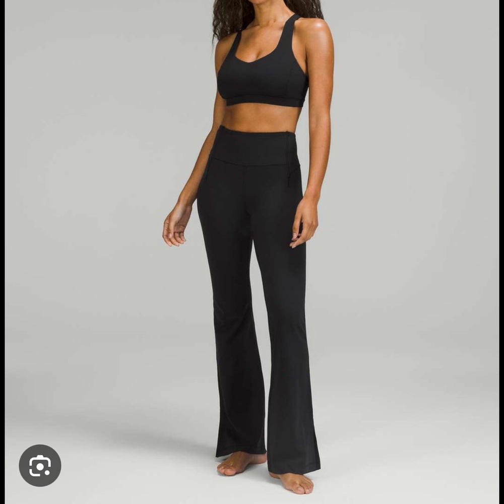 Lululemon Groove Super-High-Rise Split-Hem Flare Pant *Nulu
Black | Size 8